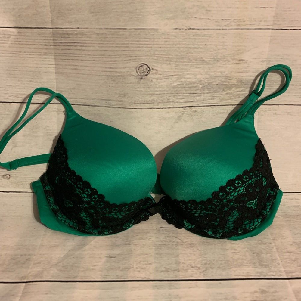 Victoria’s Secret Very Sexy Pushup Bra 34C